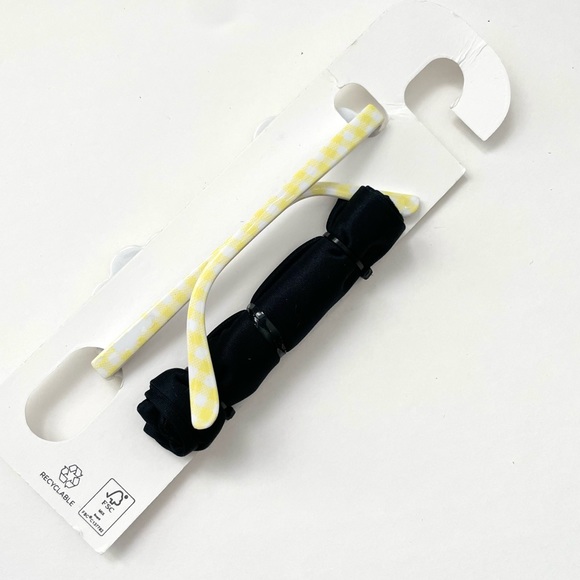 Girls Daisy Sunglasses with Yellow White Checker Pattern - Picture 3 of 9